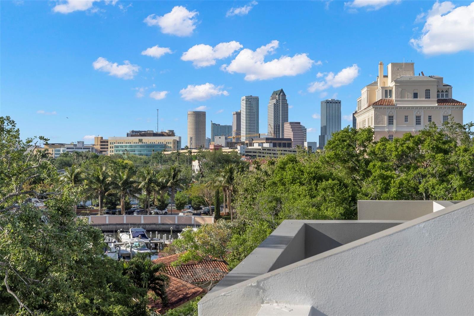 DAVIS POINT TWNHMS - Residential