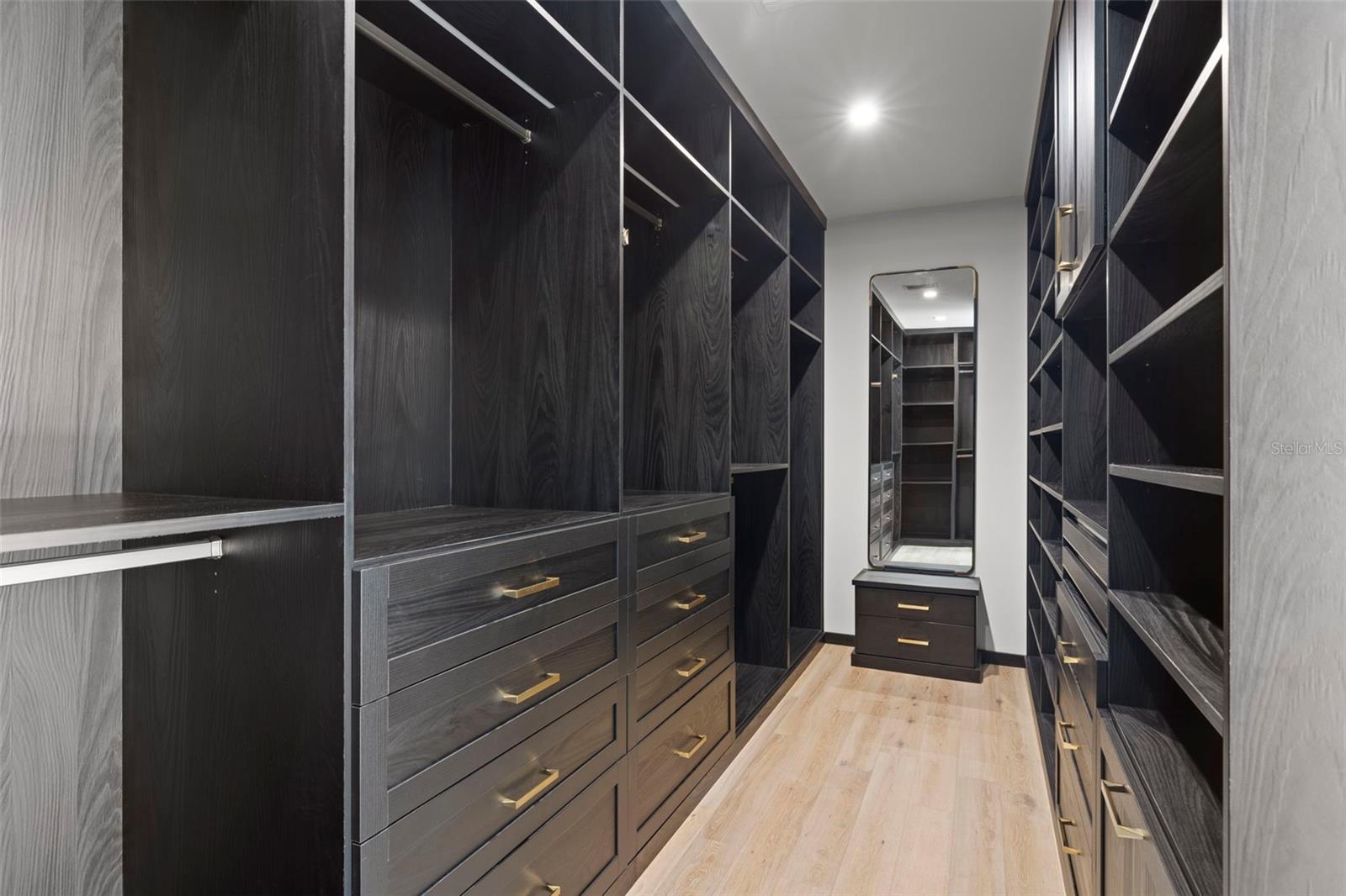 DAVIS POINT TWNHMS - Residential