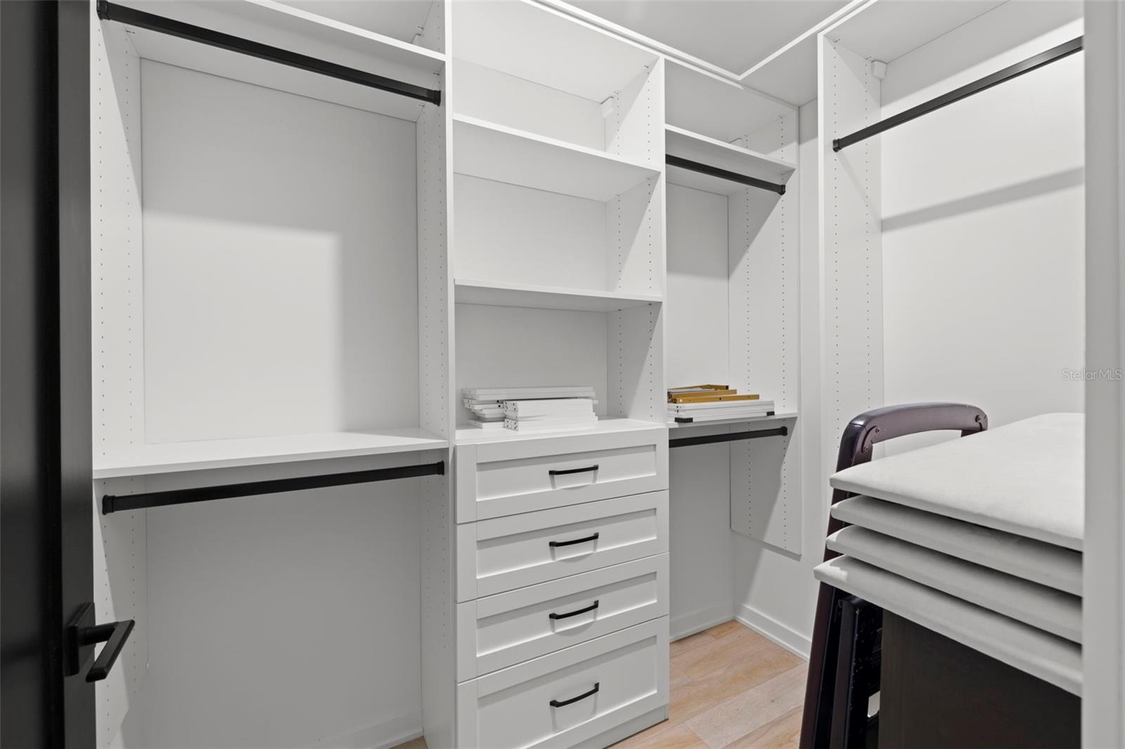 DAVIS POINT TWNHMS - Residential