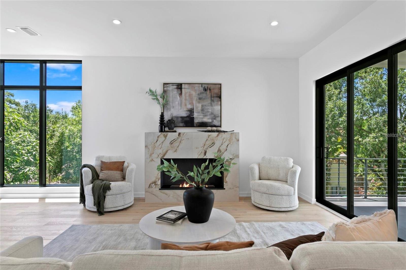 DAVIS POINT TWNHMS - Residential