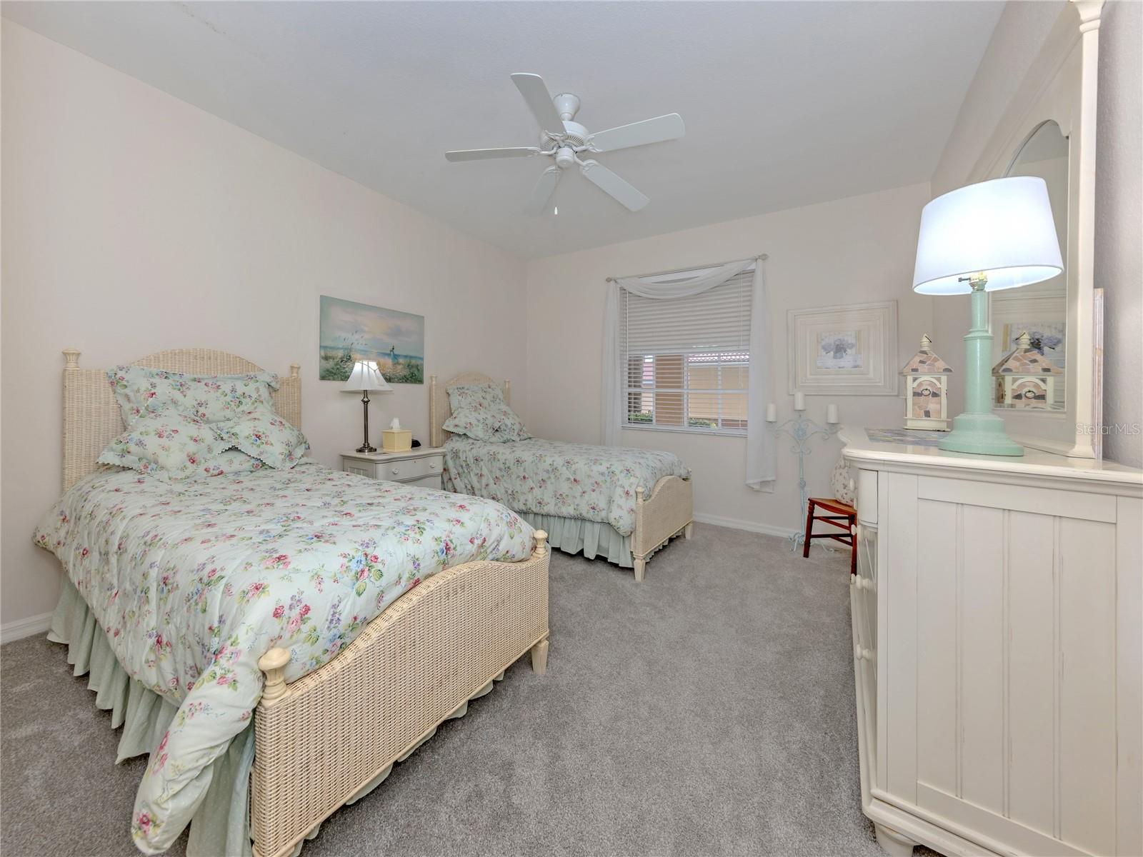 TUSCANY LAKE - Residential