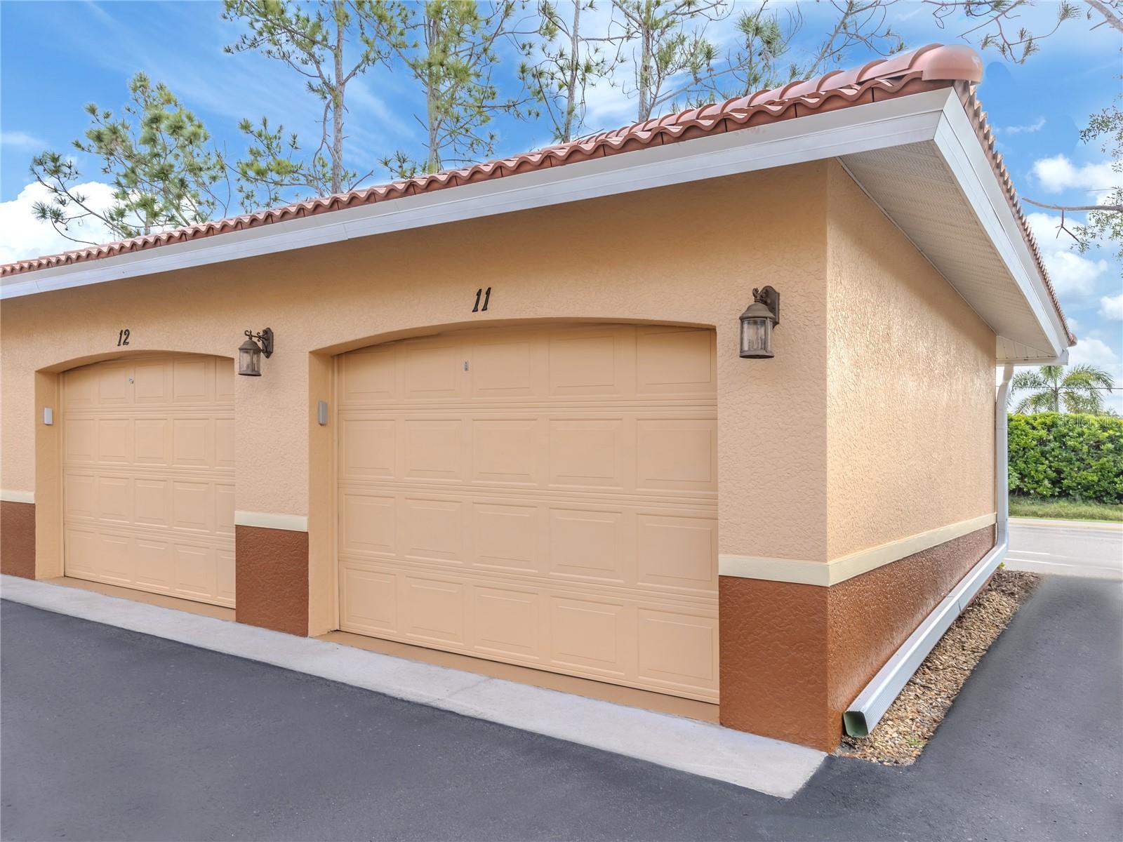 TUSCANY LAKE - Residential