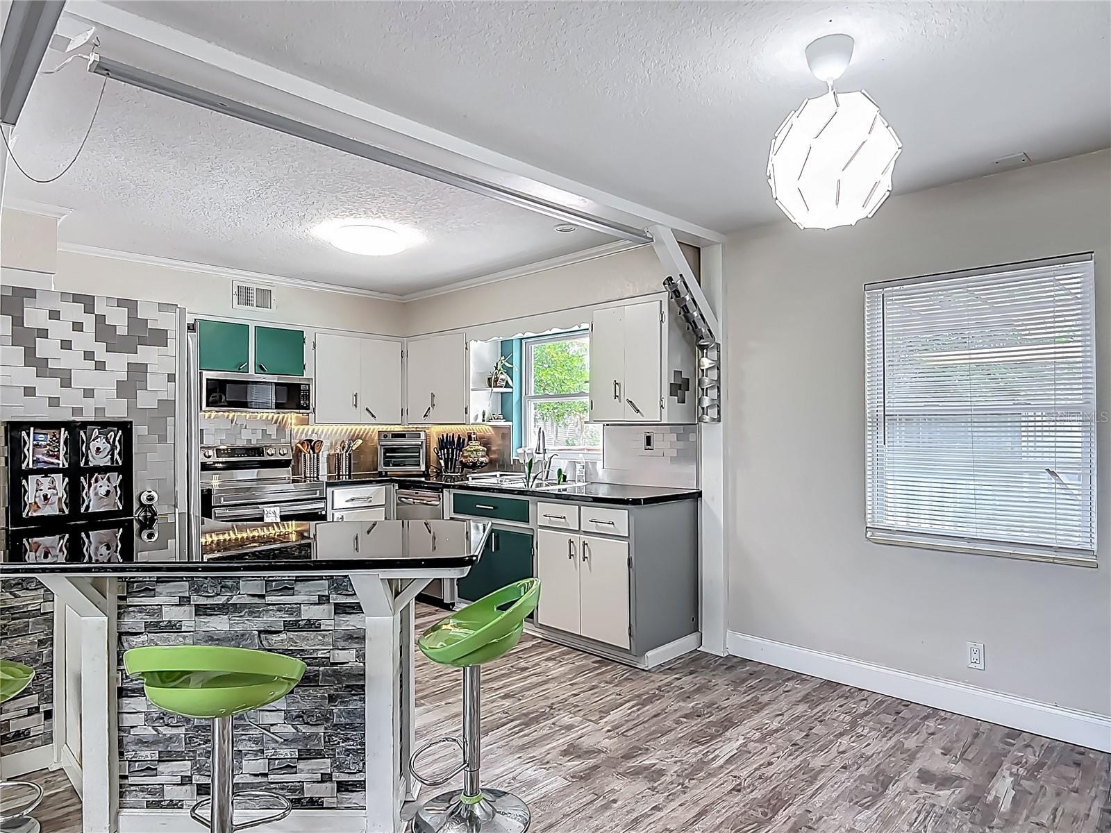 BELLEVIEW - Commercial Sale