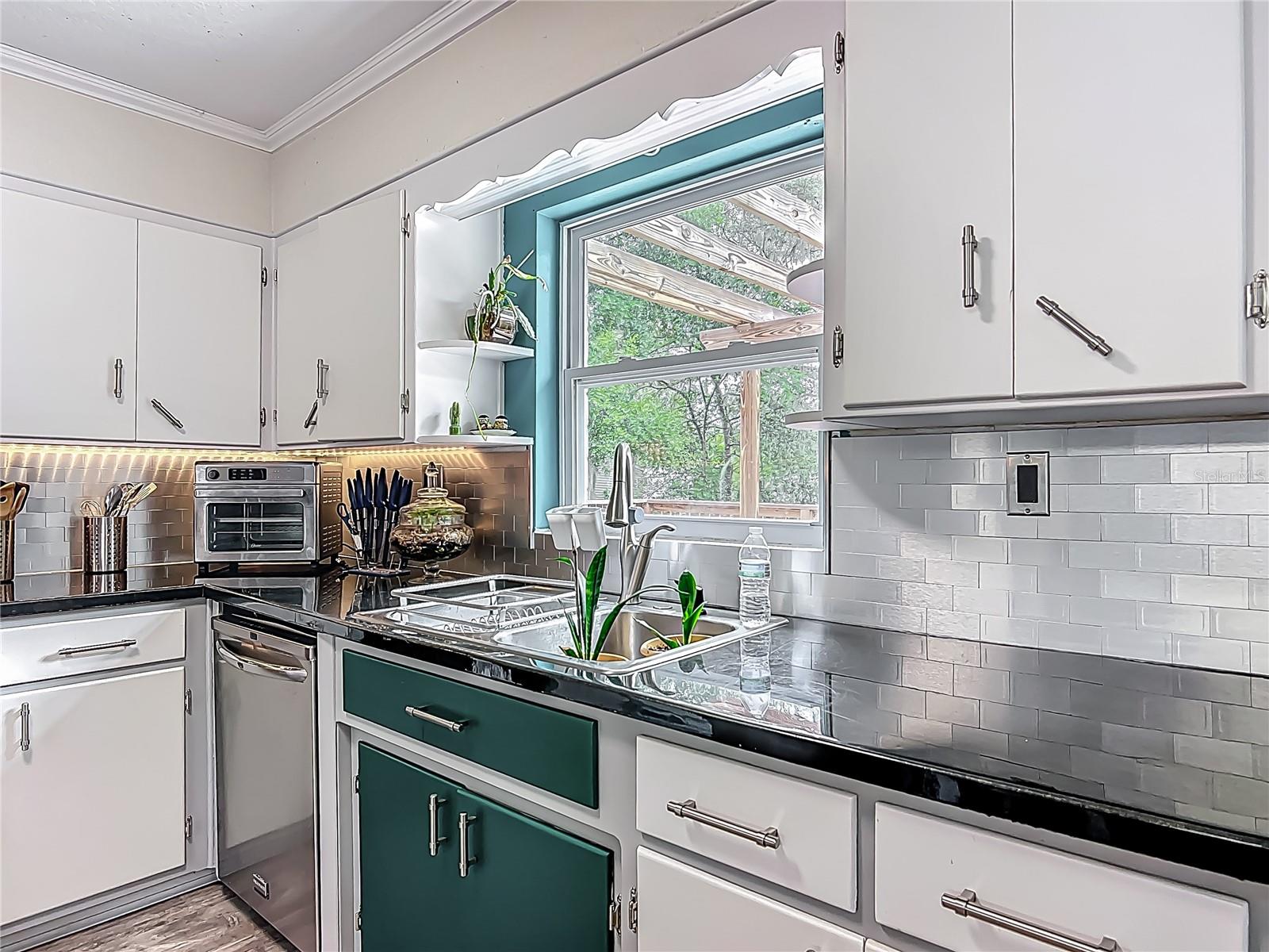 BELLEVIEW - Commercial Sale