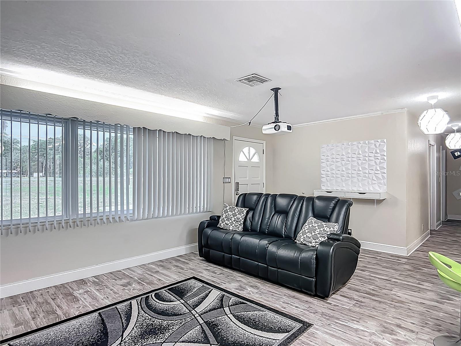 BELLEVIEW - Commercial Sale