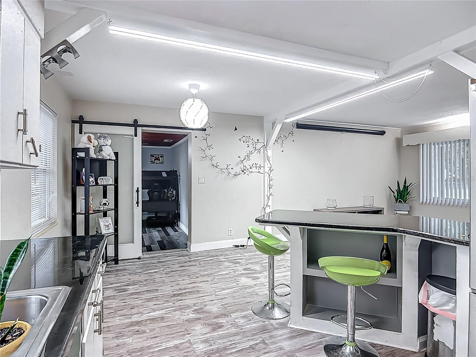 BELLEVIEW - Commercial Sale