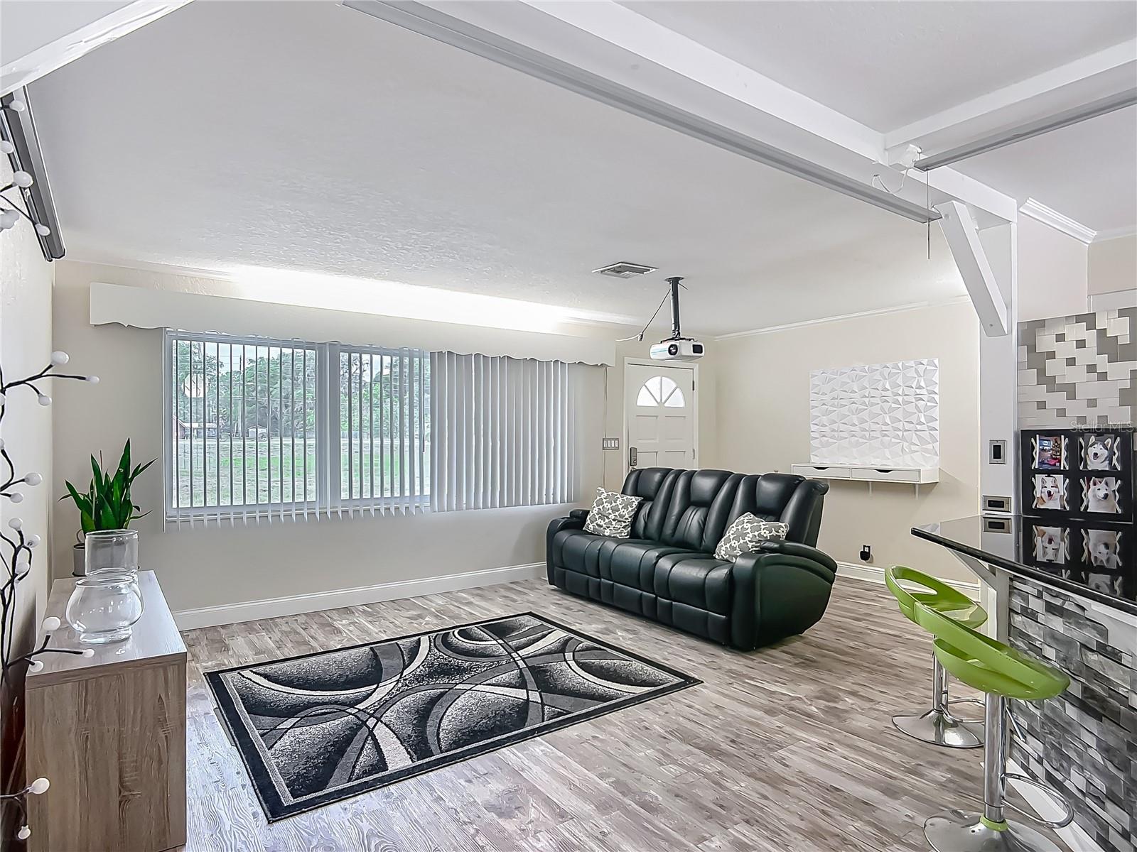 BELLEVIEW - Commercial Sale