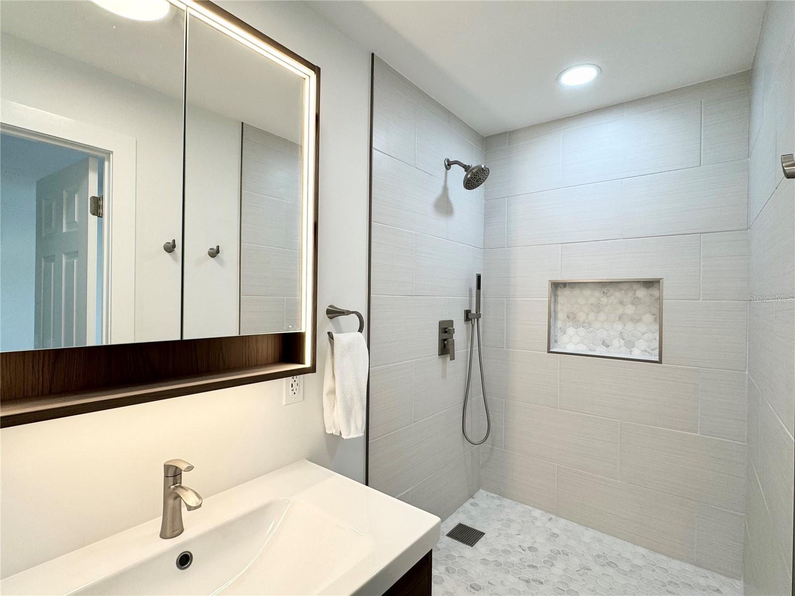 TUDOR CAY CONDO - Residential Lease