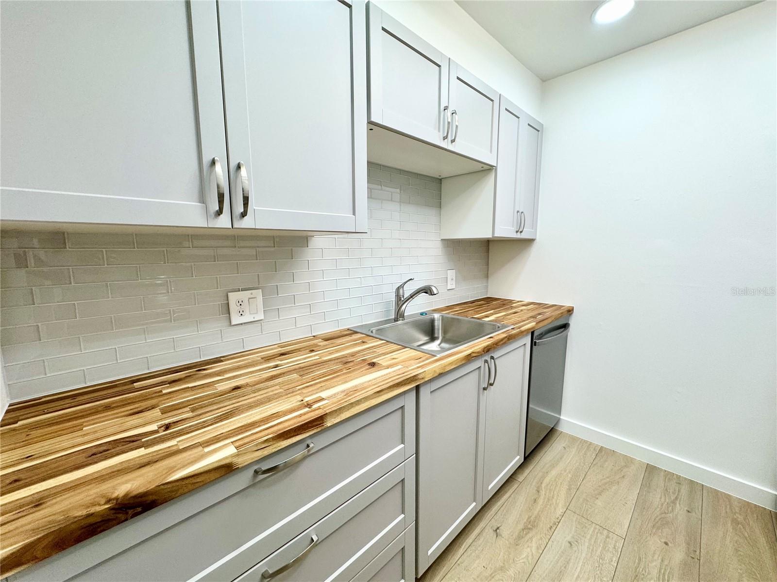 TUDOR CAY CONDO - Residential Lease