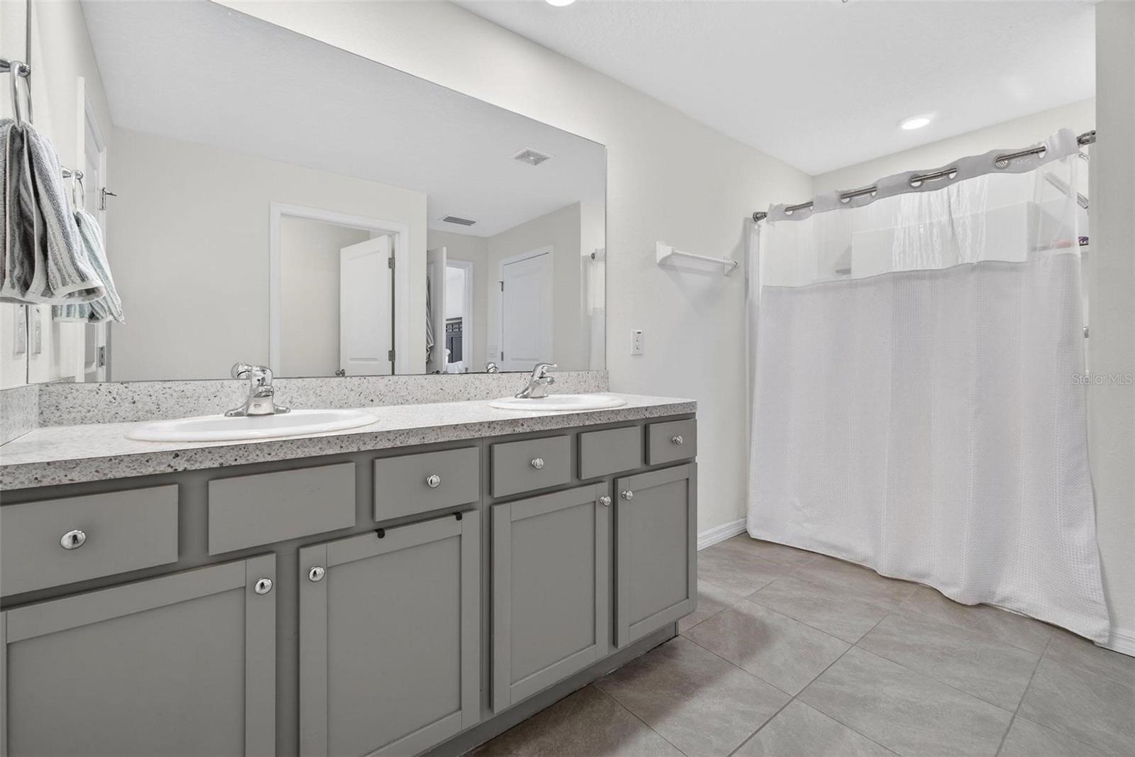 SILVERSTONE NORTH - Residential