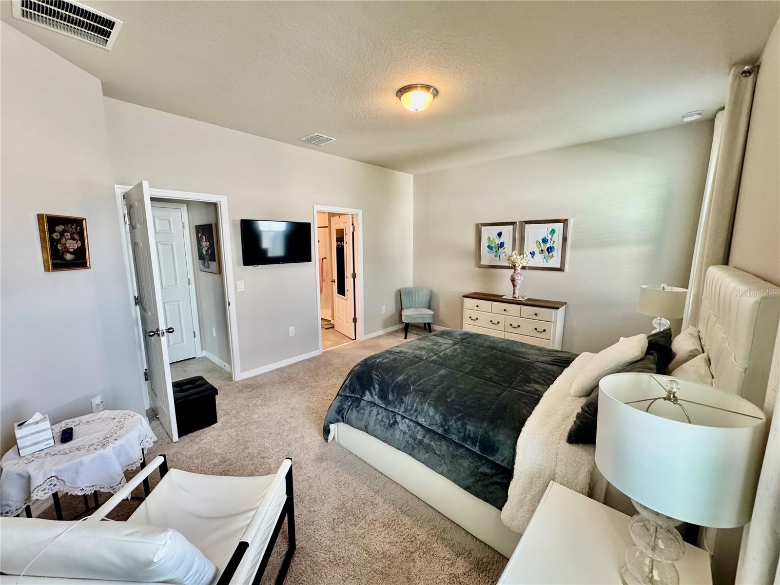 VILLAGES AT MINNEOLA HILLS - Residential Lease