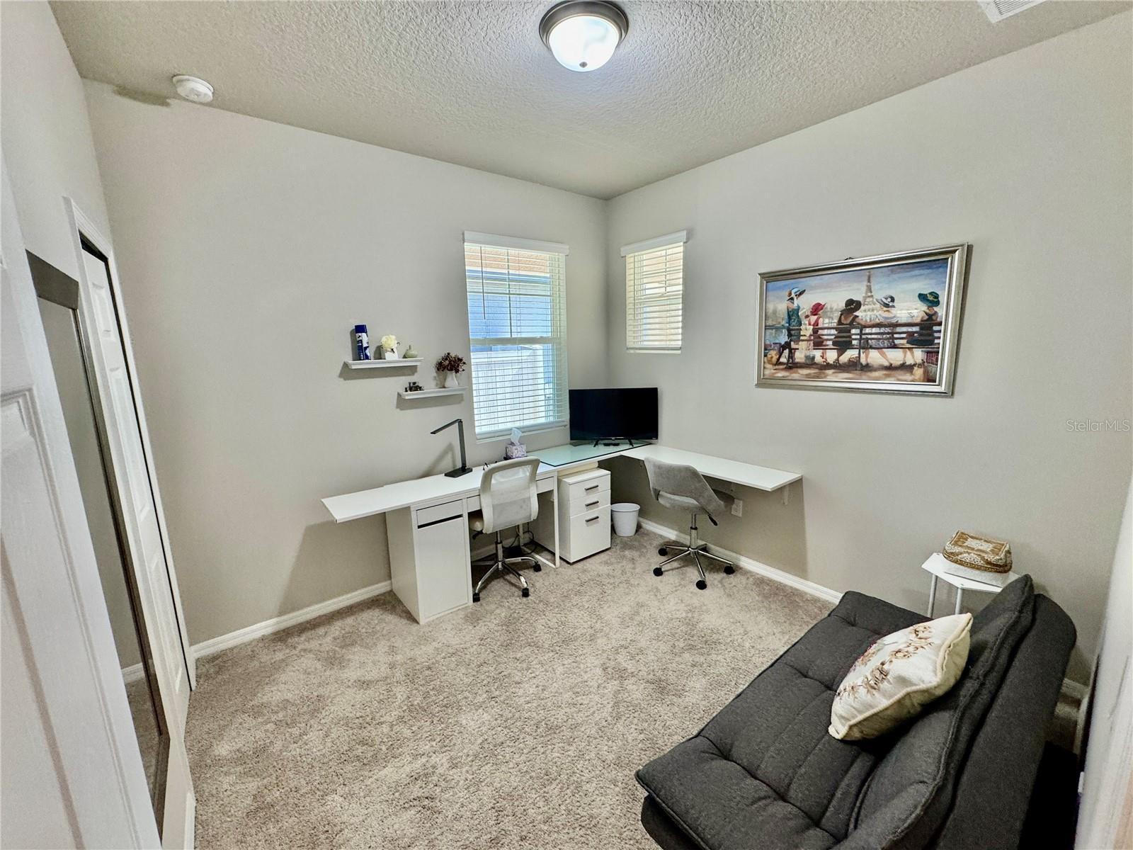 VILLAGES AT MINNEOLA HILLS - Residential Lease