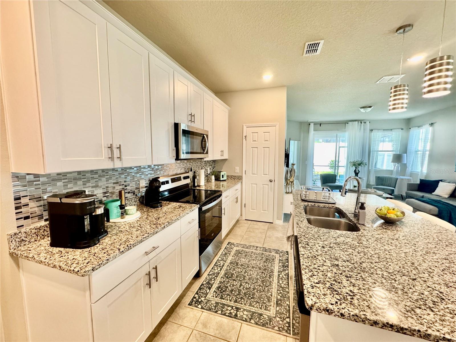 VILLAGES AT MINNEOLA HILLS - Residential Lease