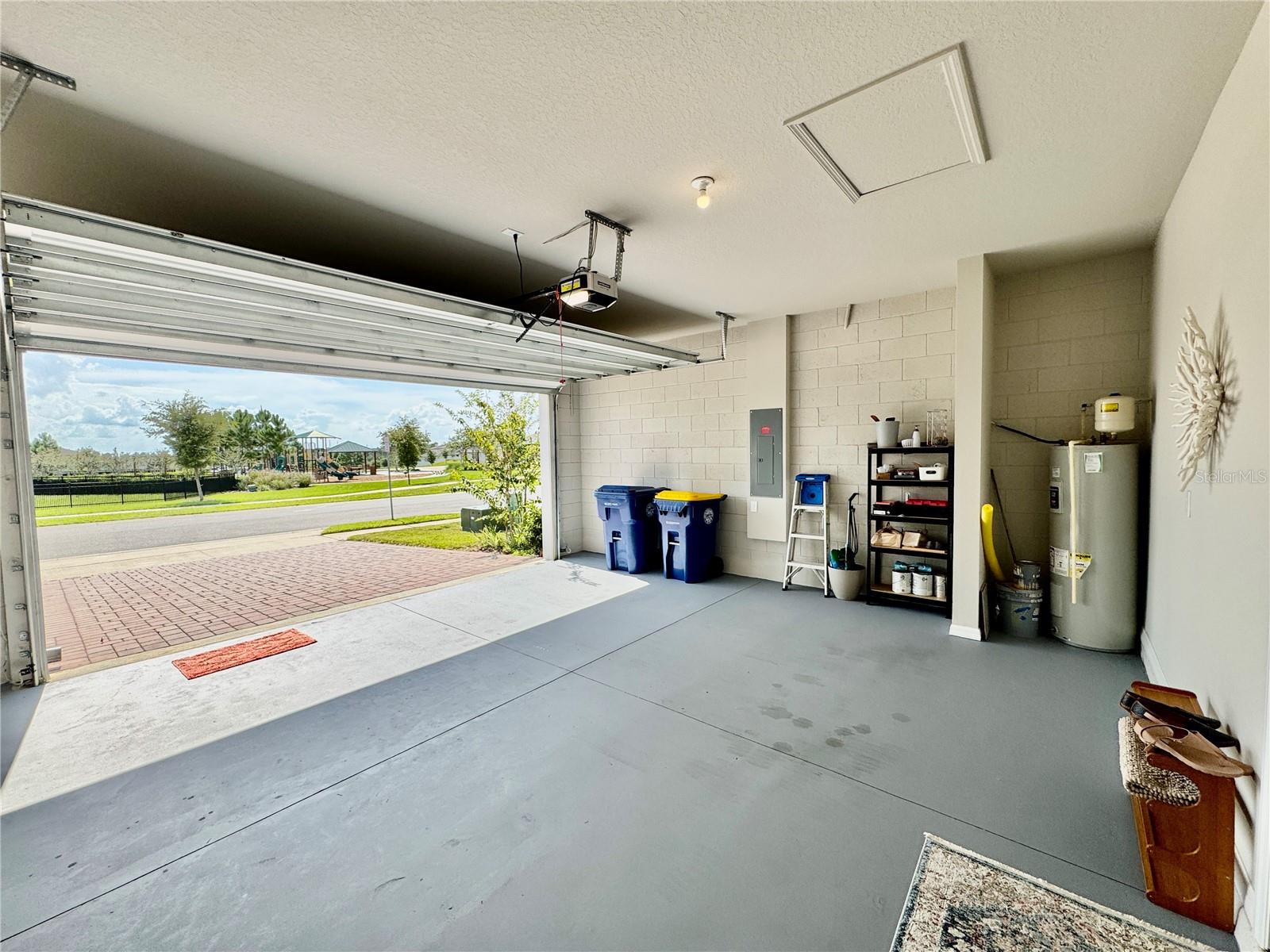 VILLAGES AT MINNEOLA HILLS - Residential Lease