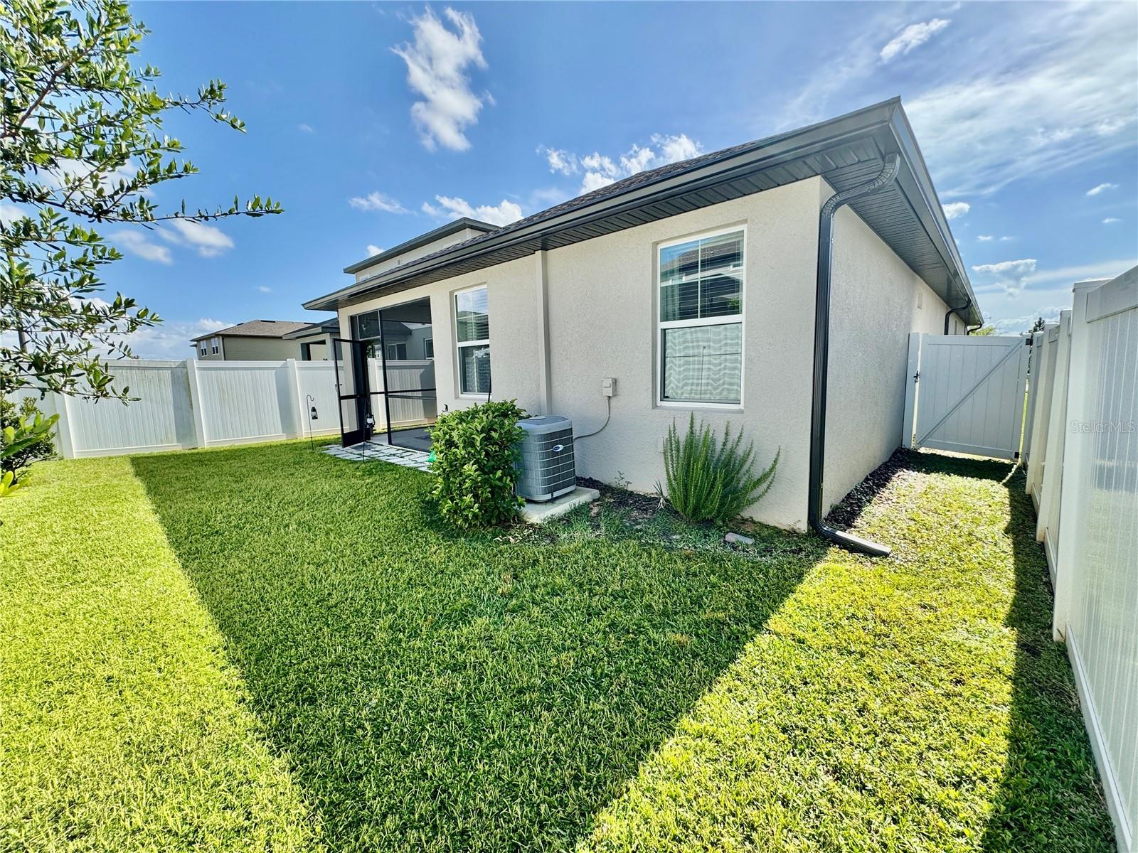 VILLAGES AT MINNEOLA HILLS - Residential Lease