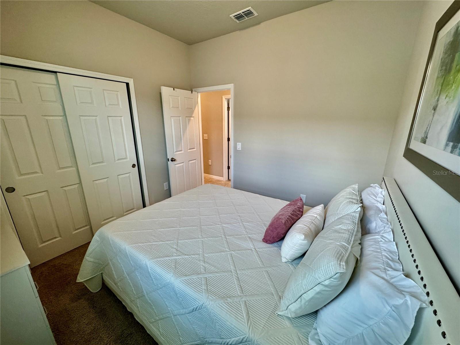 VILLAGES AT MINNEOLA HILLS - Residential Lease