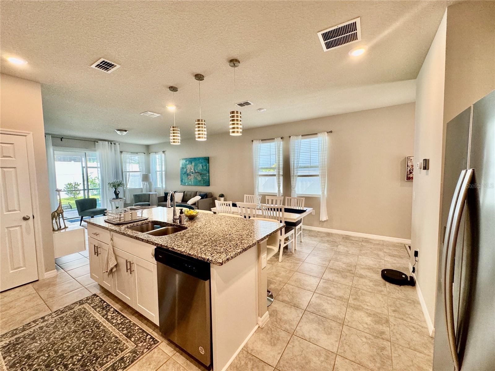 VILLAGES AT MINNEOLA HILLS - Residential Lease