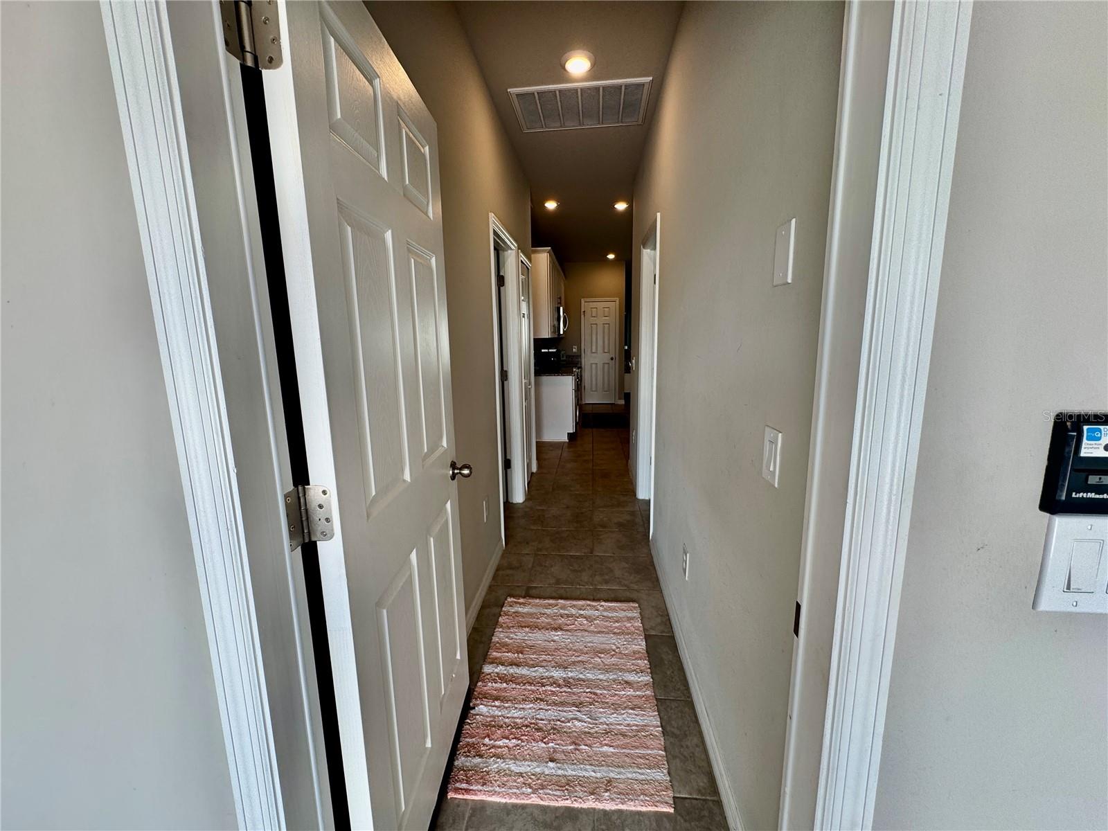 VILLAGES AT MINNEOLA HILLS - Residential Lease