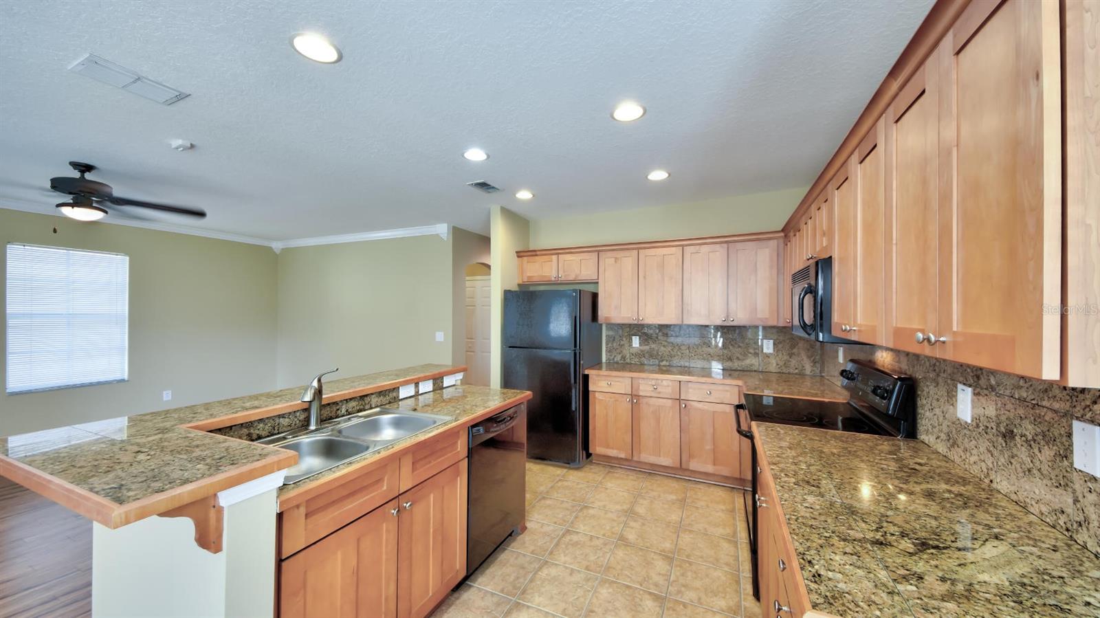 FISHHAWK RANCH TOWNCENTER PHAS - Residential Lease