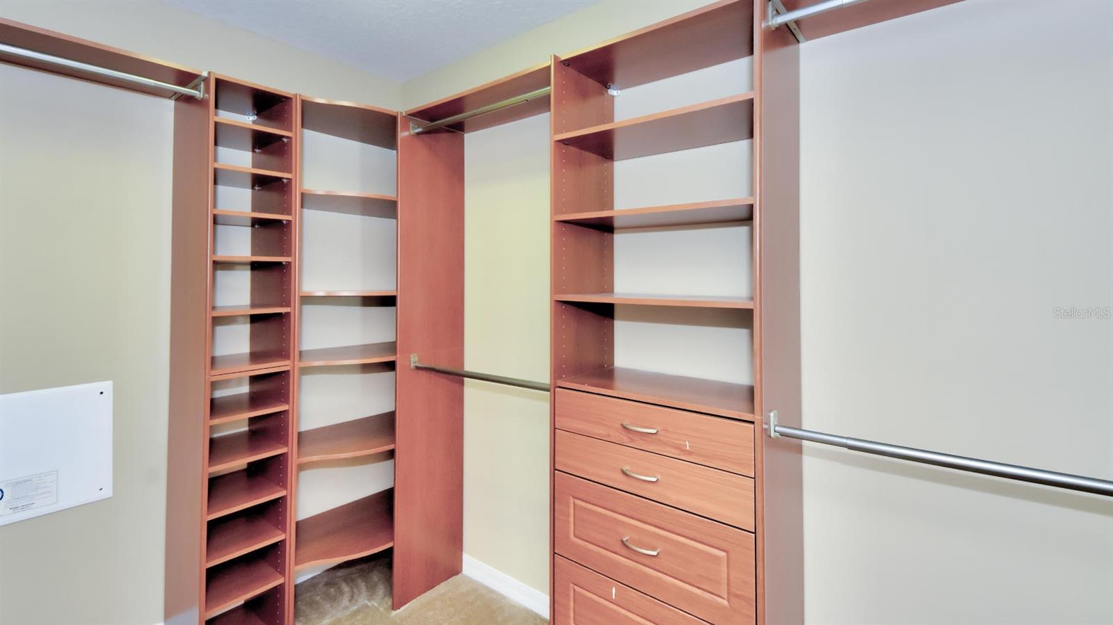 FISHHAWK RANCH TOWNCENTER PHAS - Residential Lease