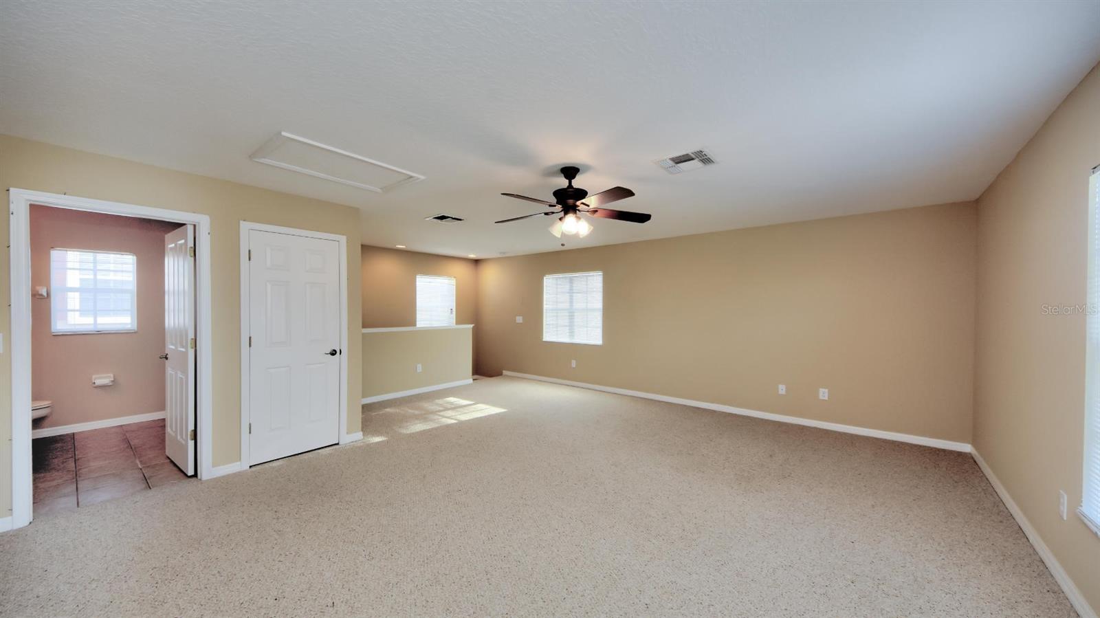 FISHHAWK RANCH TOWNCENTER PHAS - Residential Lease