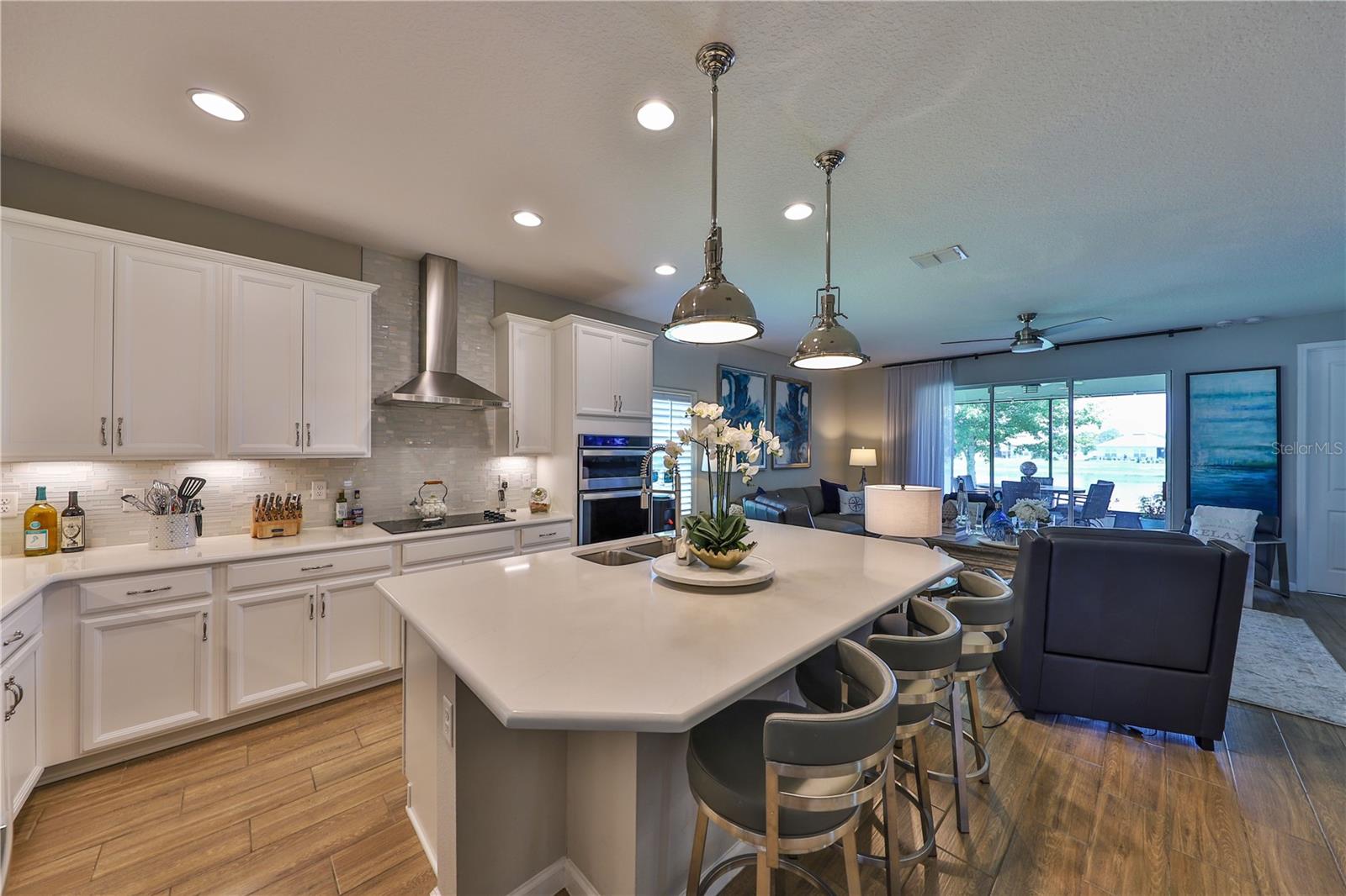 1049 WANDERER DRIVE