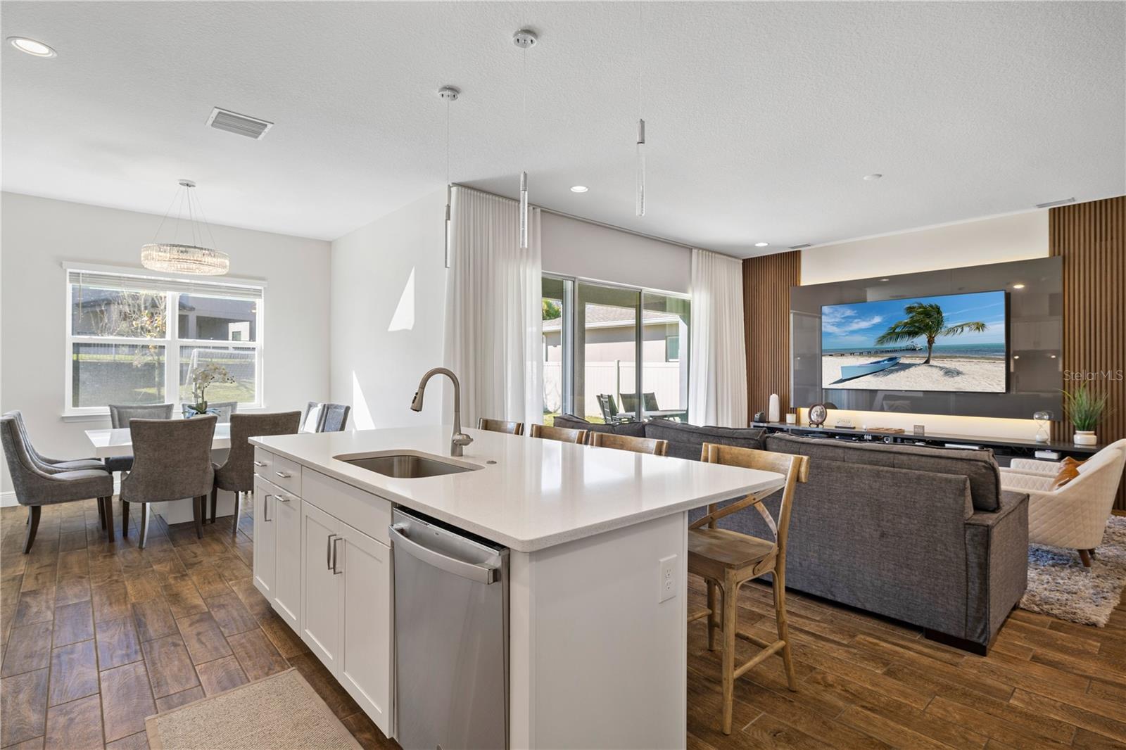 HIGHLANDS AT SUMMERLAKE GROVES - Residential