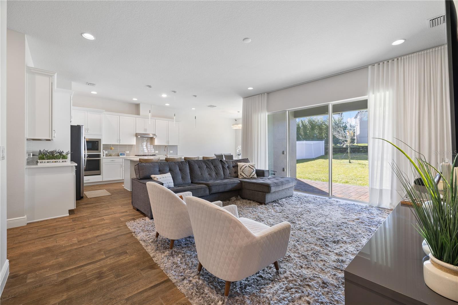 HIGHLANDS AT SUMMERLAKE GROVES - Residential