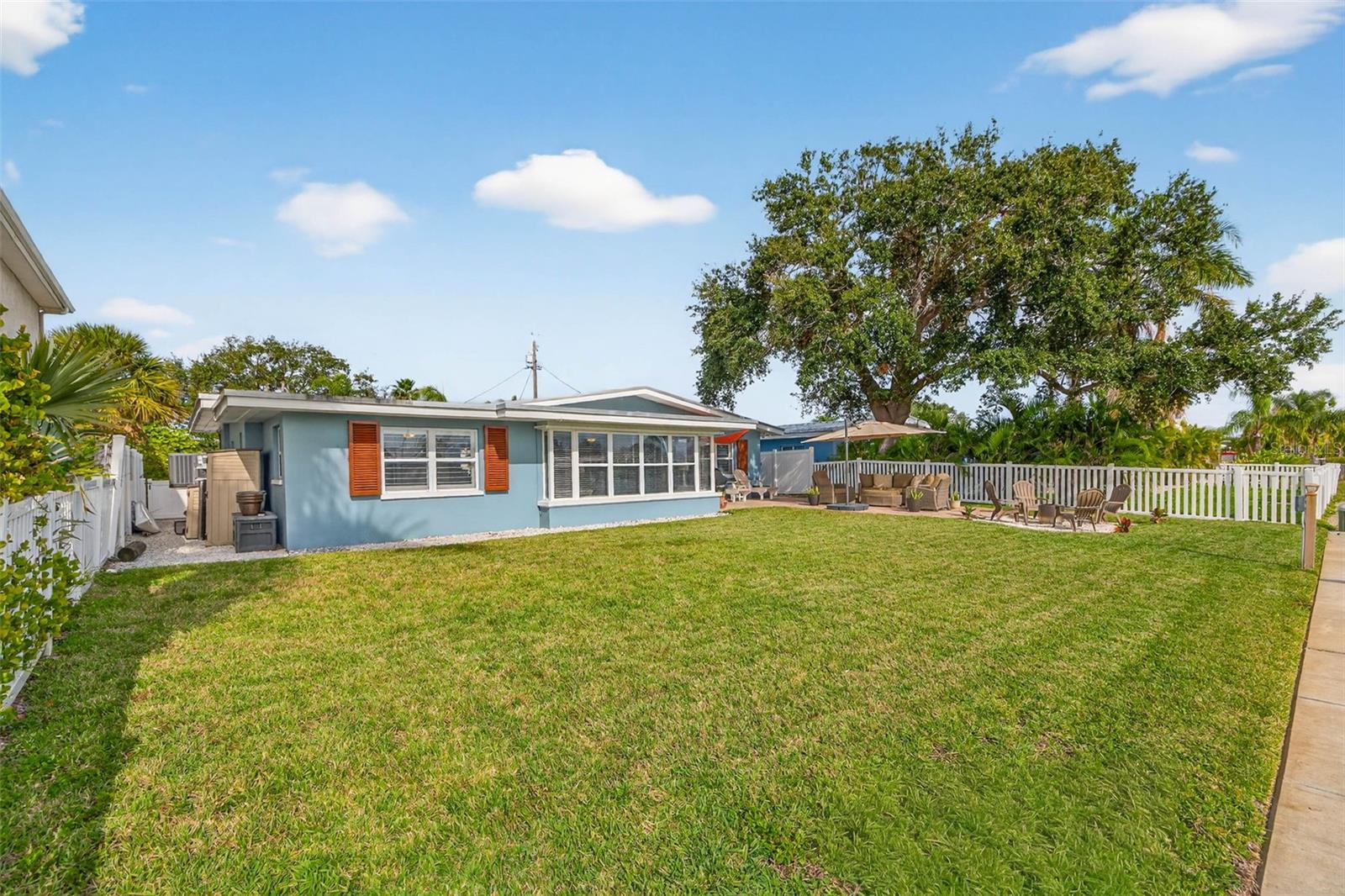 LA HACIENDA REP - Residential