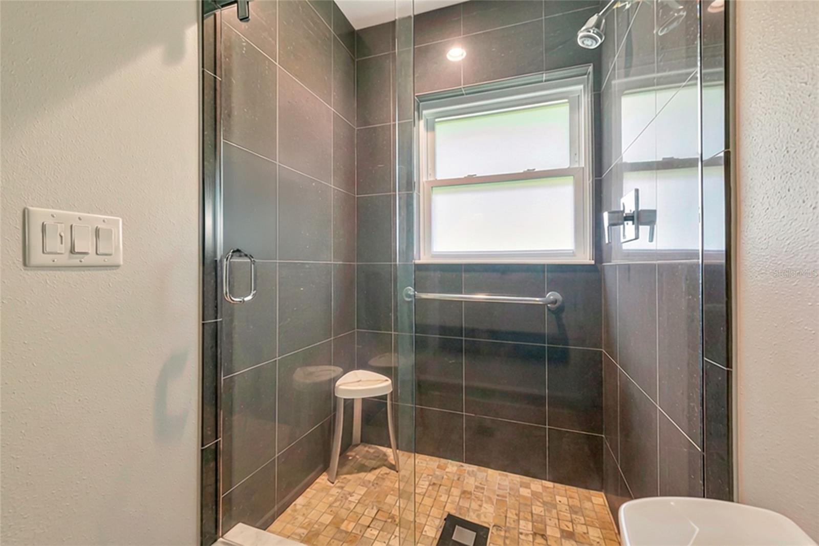 SOUTH GATE - Residential