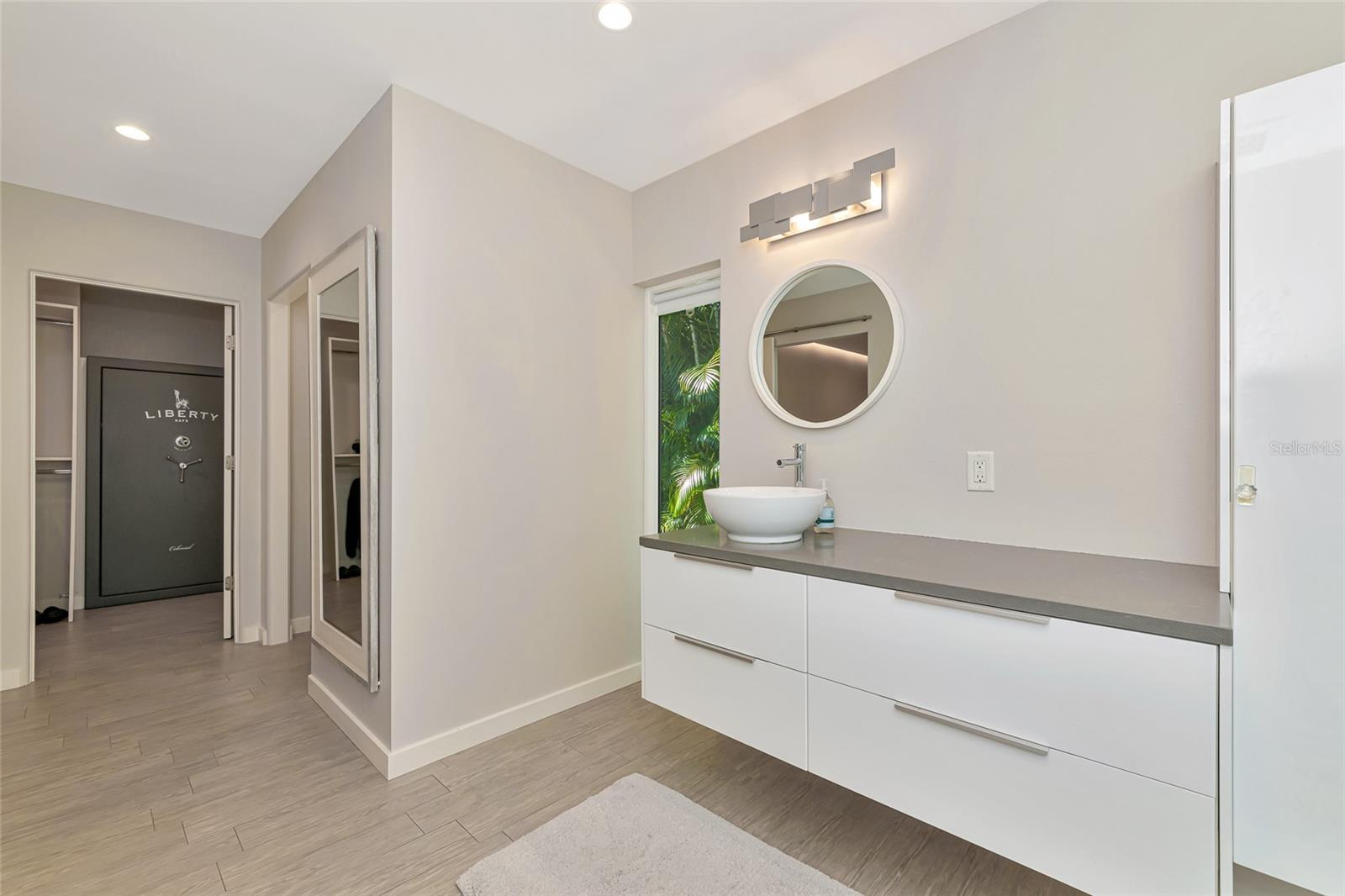 SOUTH GATE - Residential