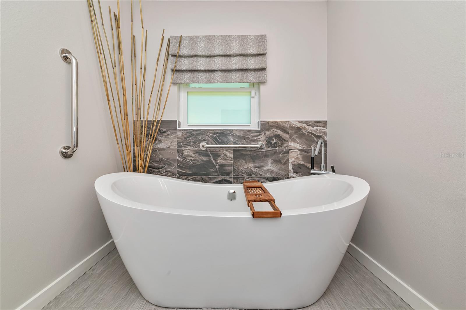 SOUTH GATE - Residential