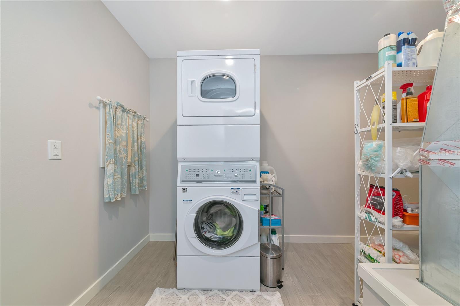 SOUTH GATE - Residential