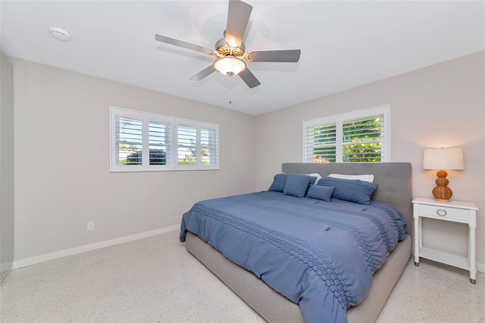 SOUTH GATE - Residential