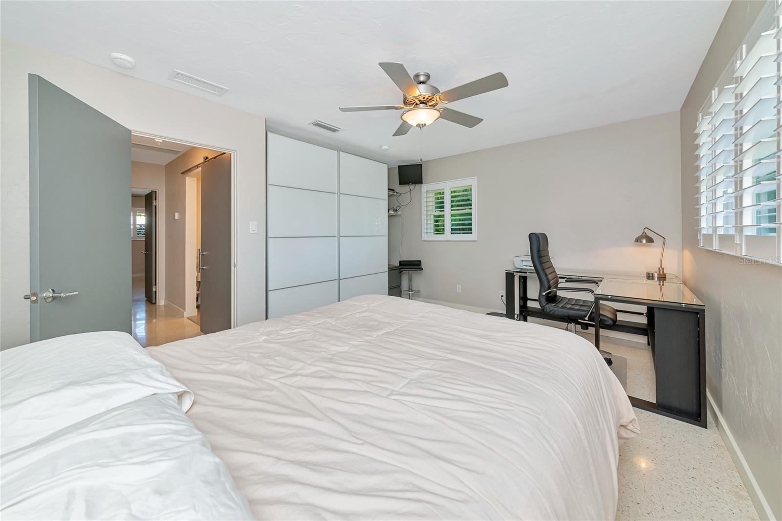 SOUTH GATE - Residential