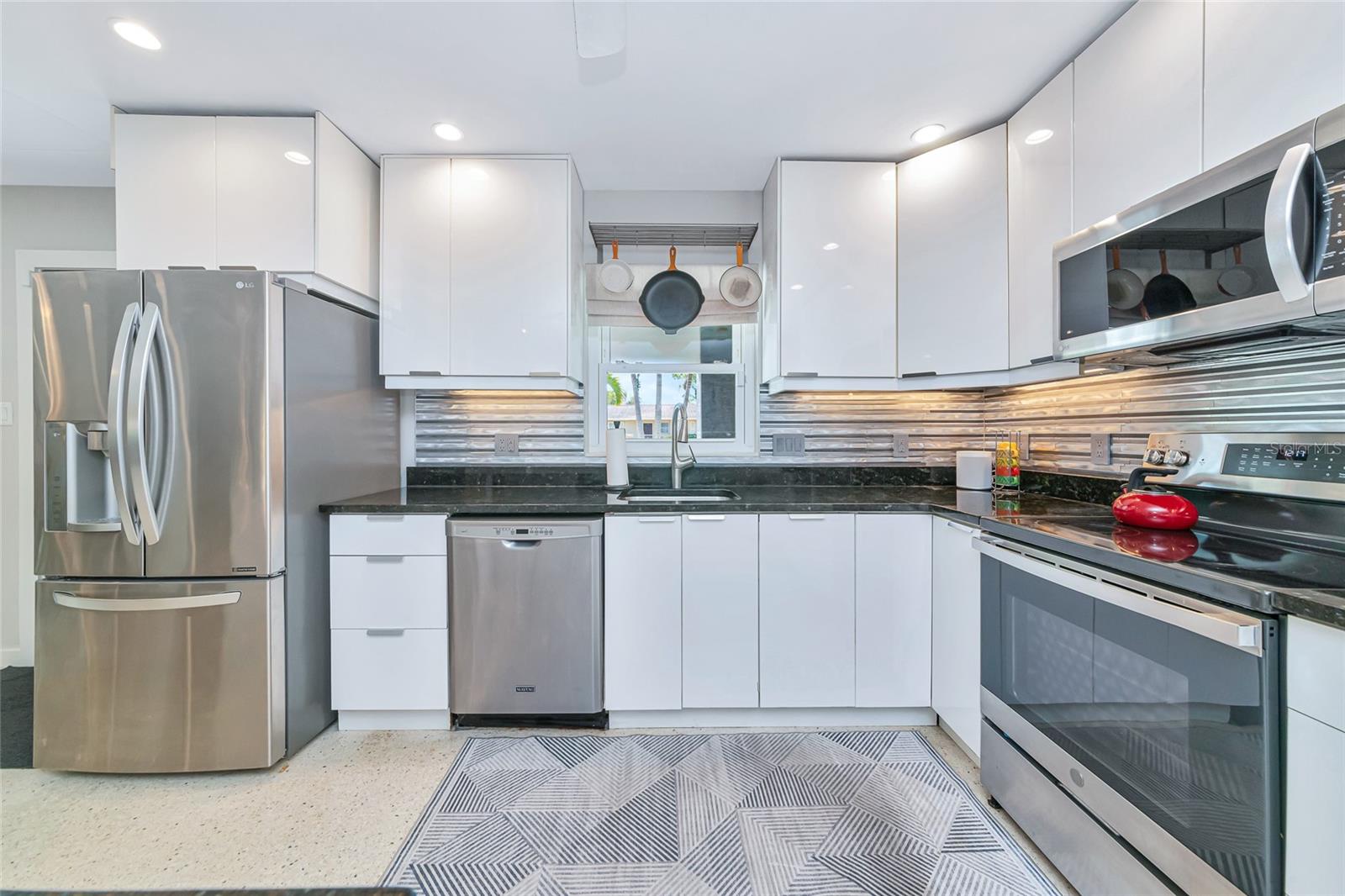 SOUTH GATE - Residential