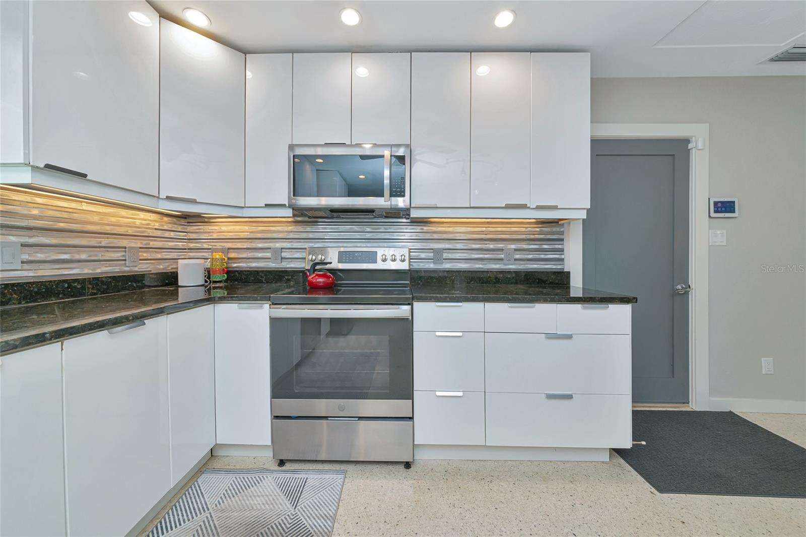 SOUTH GATE - Residential