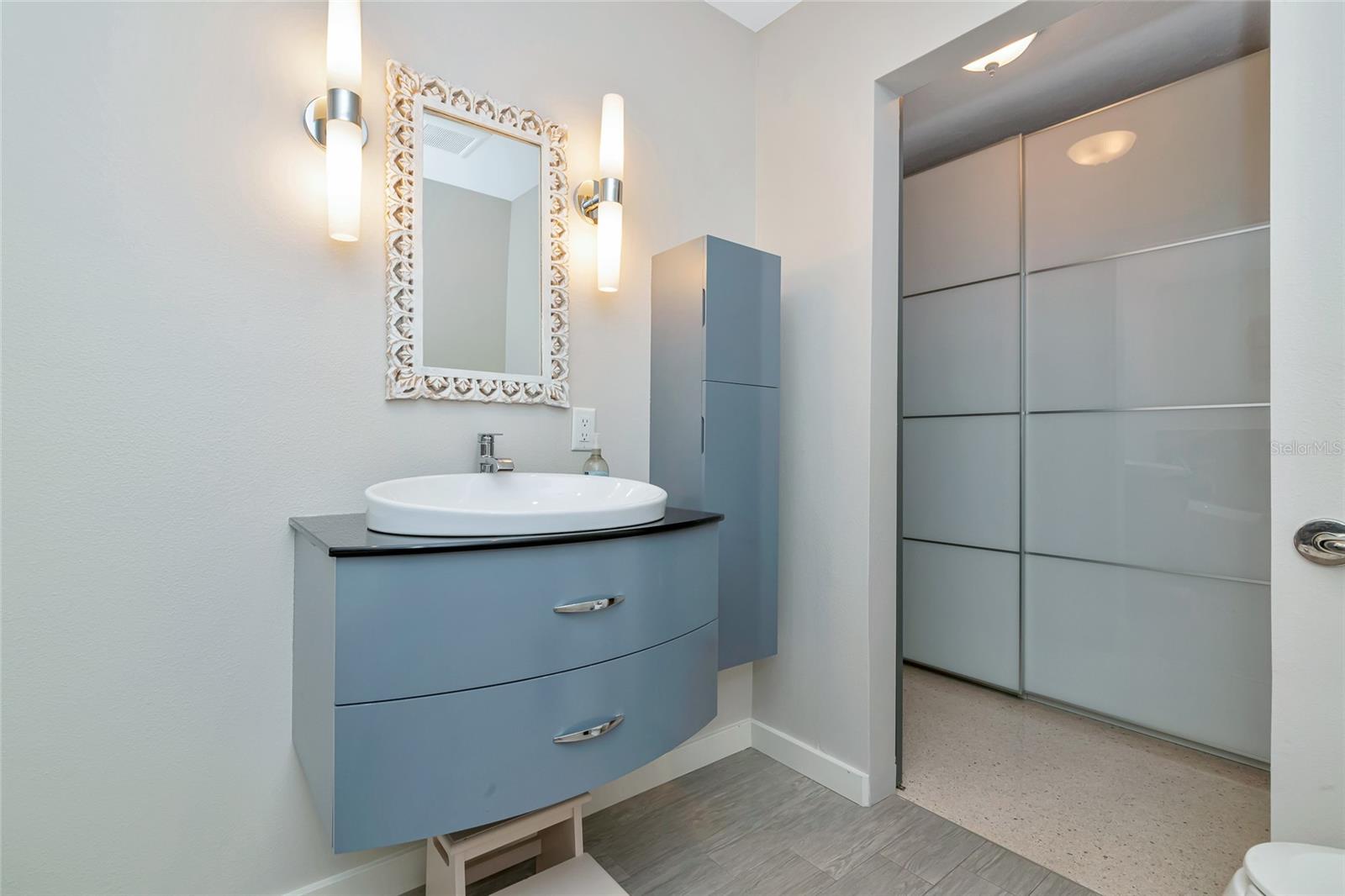 SOUTH GATE - Residential