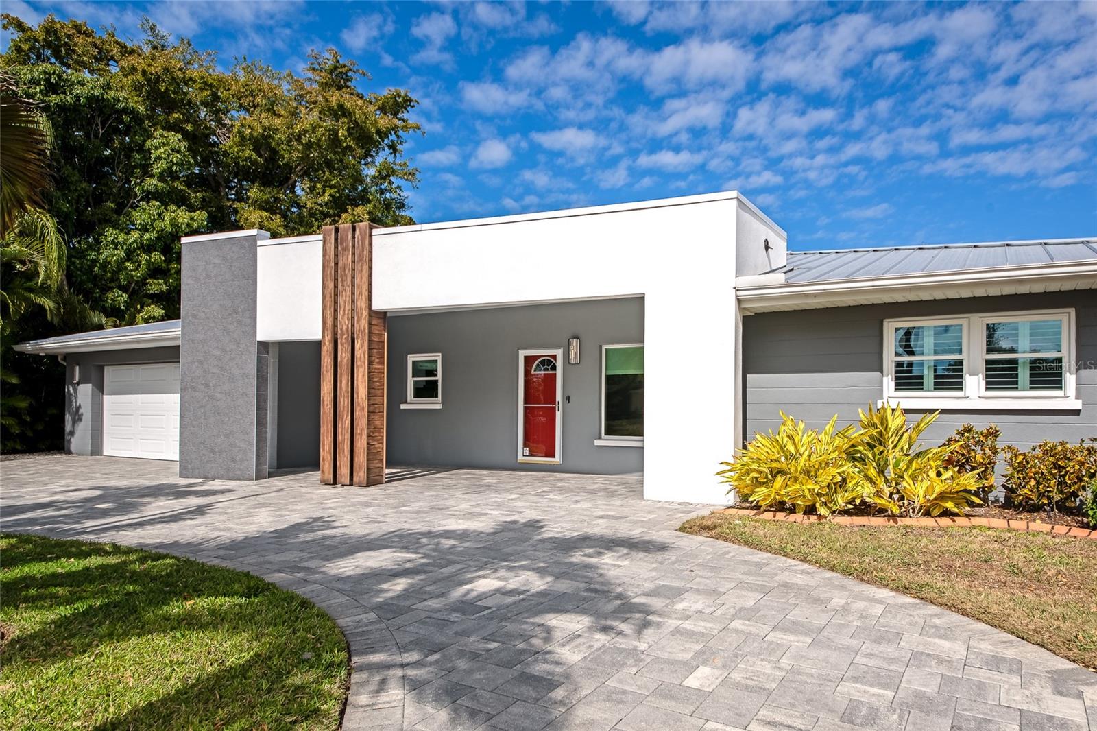 SOUTH GATE - Residential