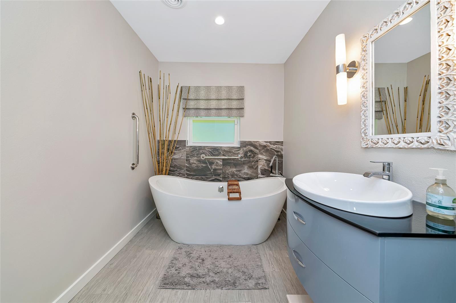 SOUTH GATE - Residential