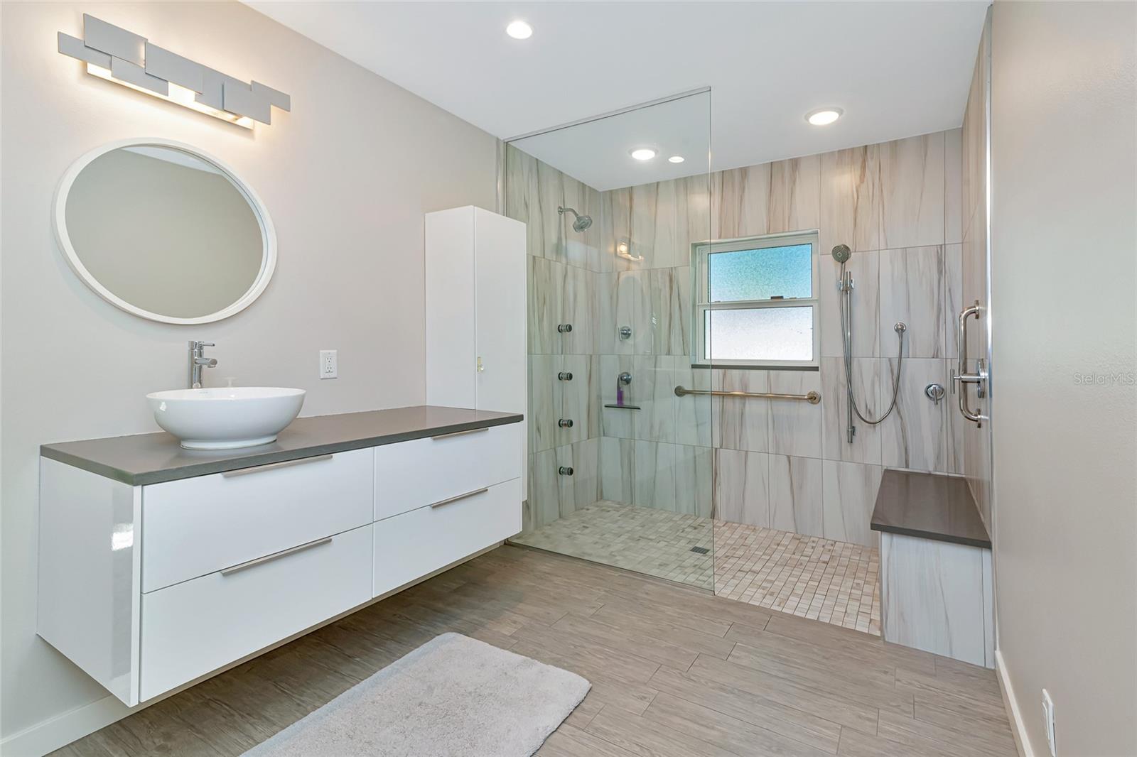 SOUTH GATE - Residential