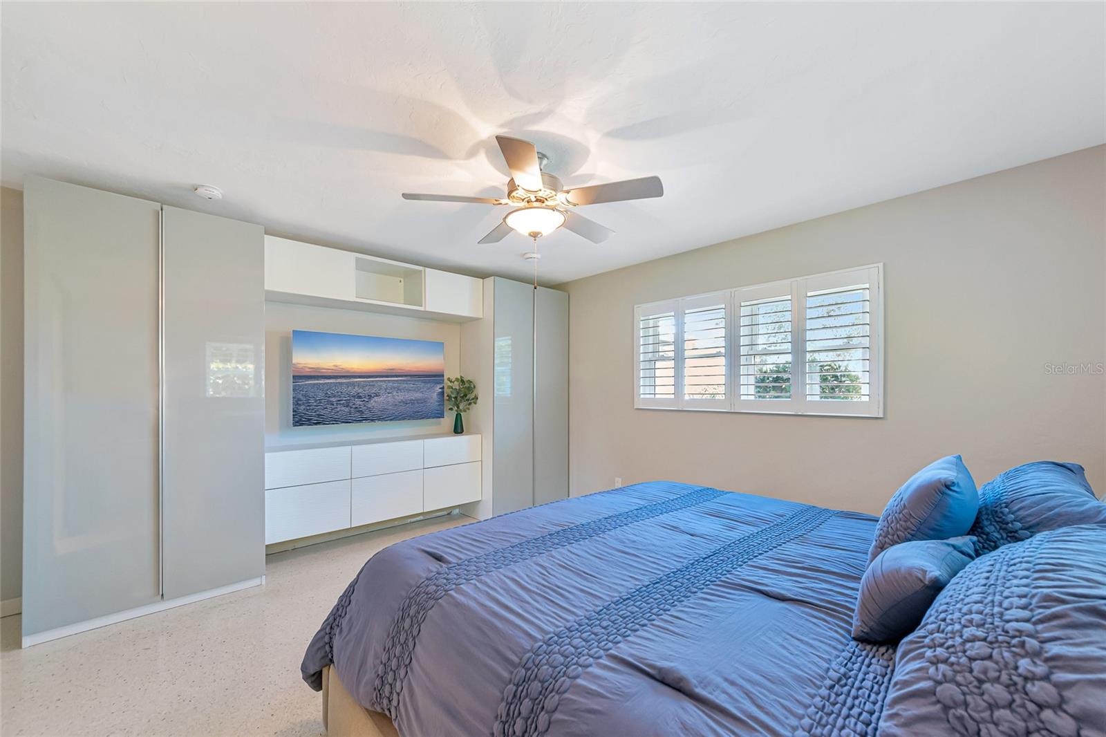 SOUTH GATE - Residential