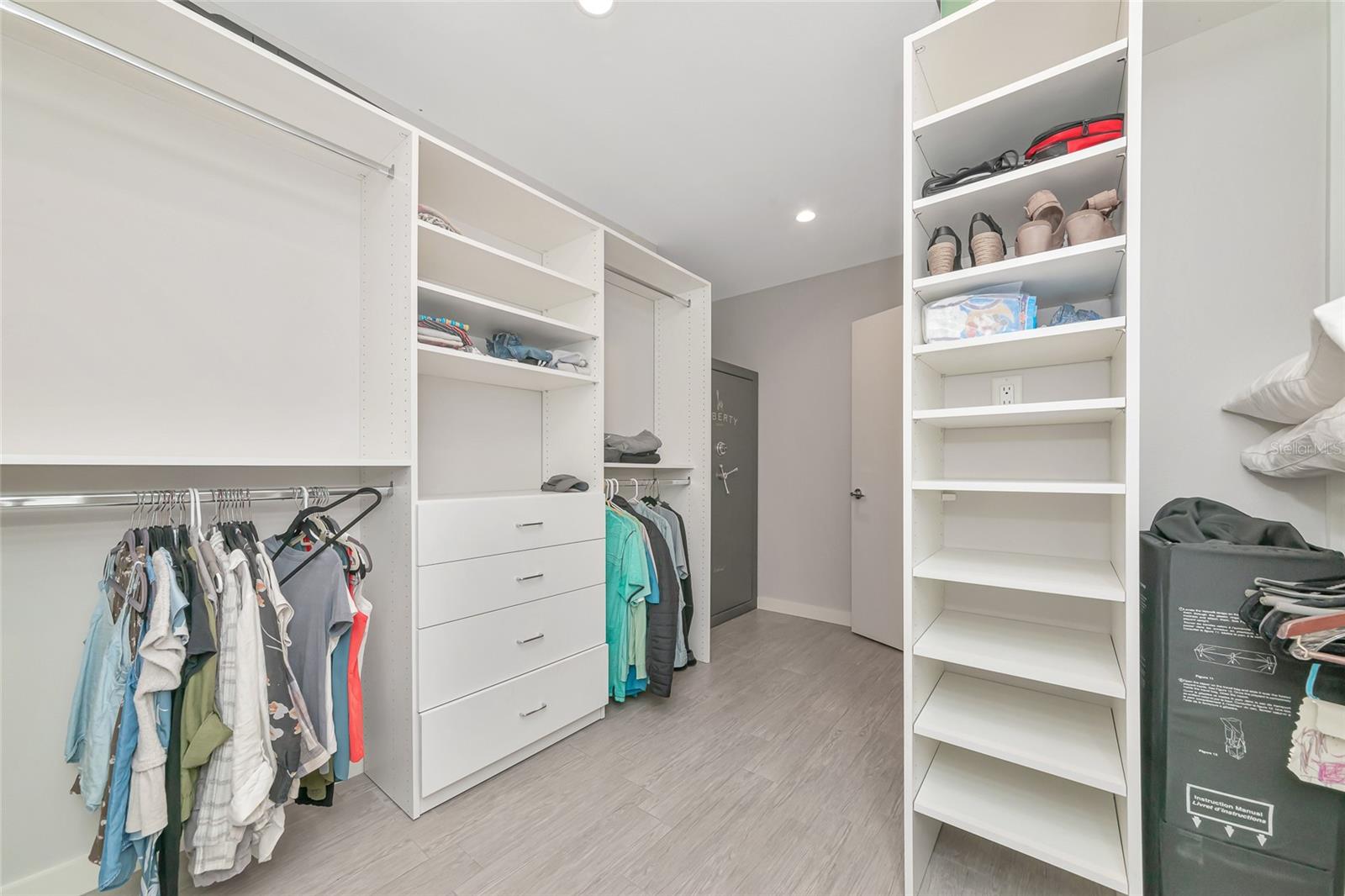 SOUTH GATE - Residential