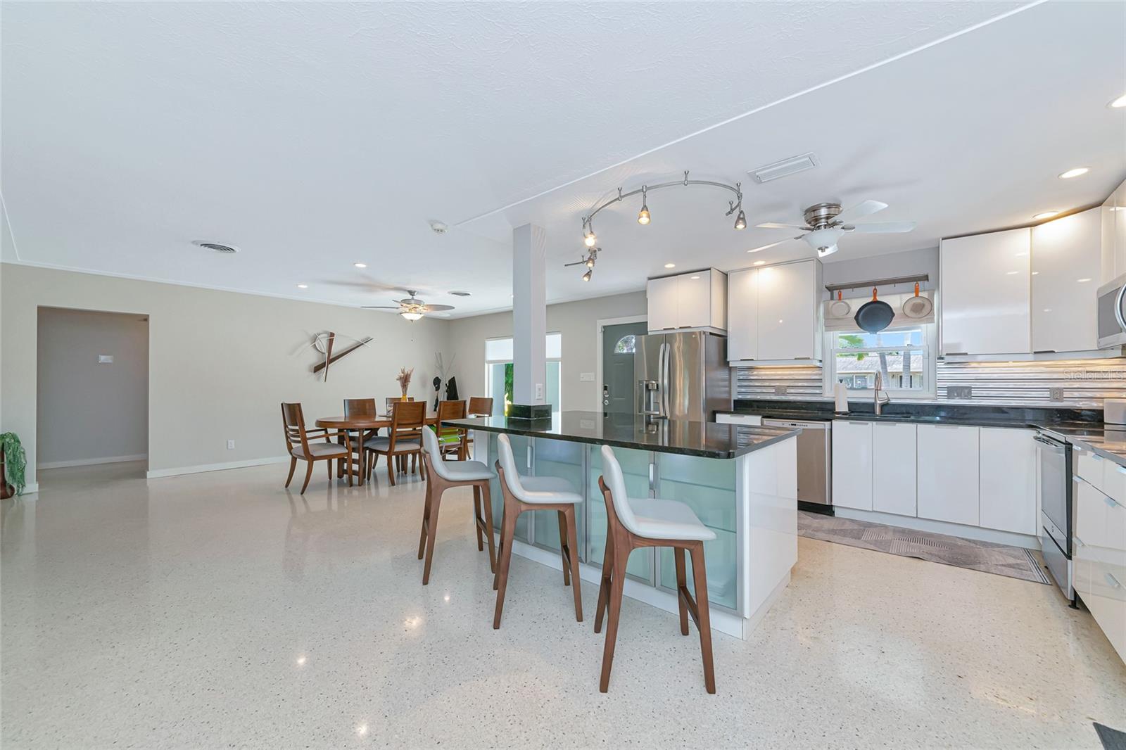 SOUTH GATE - Residential