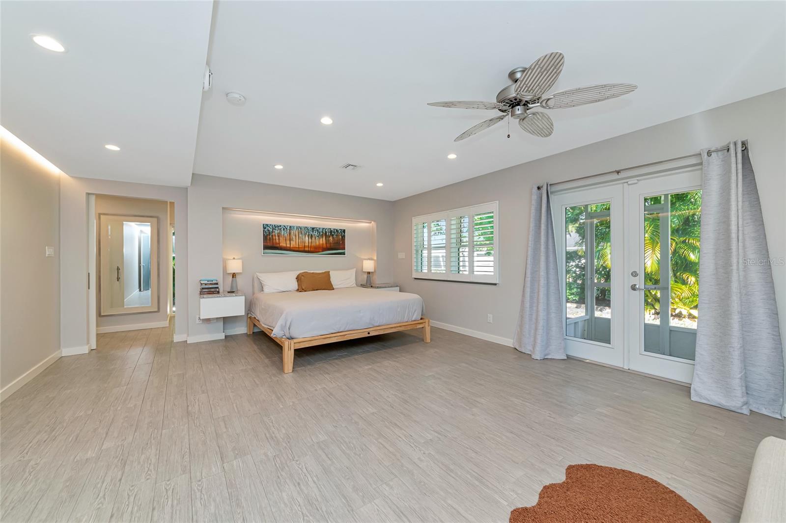 SOUTH GATE - Residential