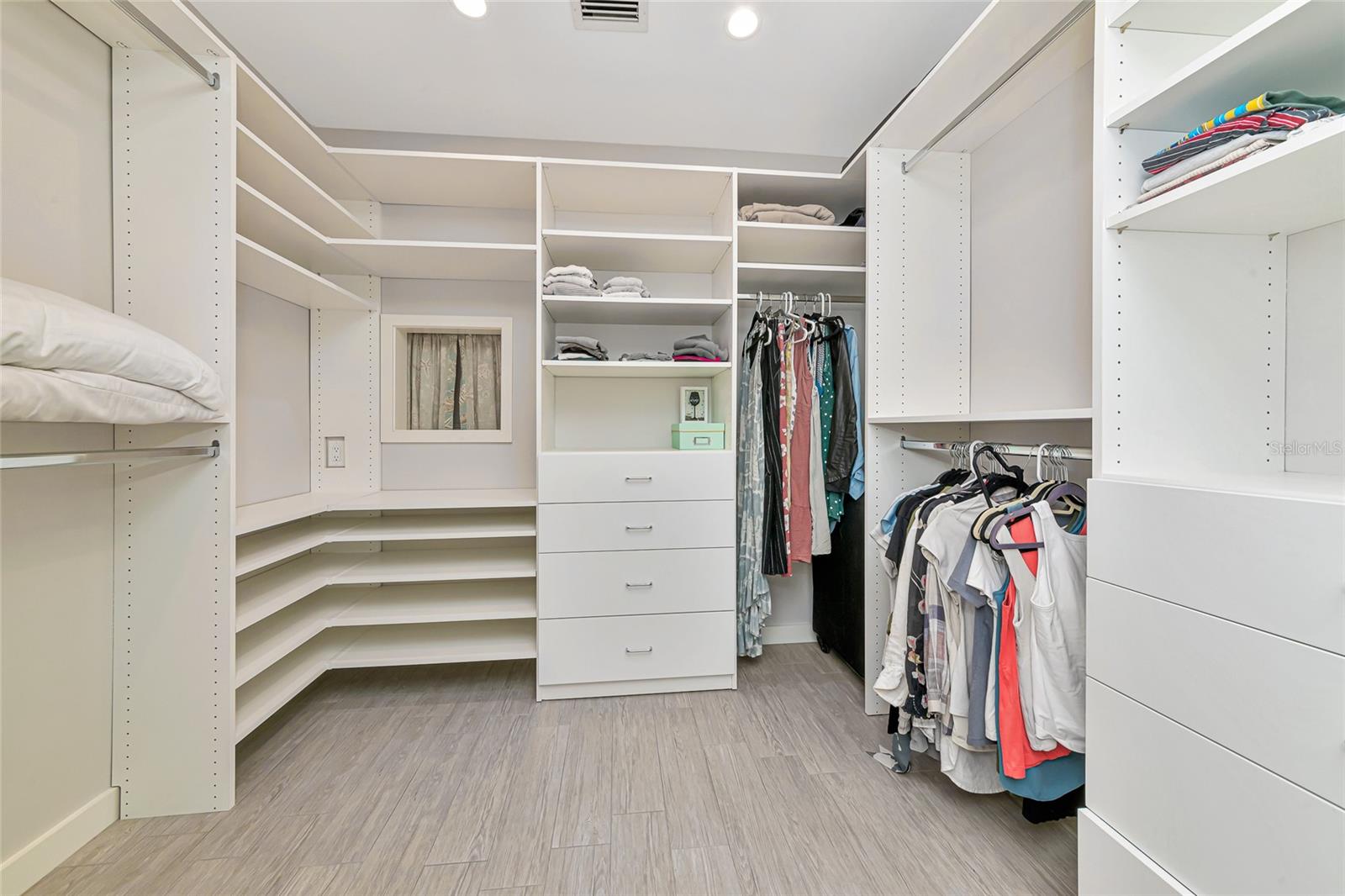 SOUTH GATE - Residential