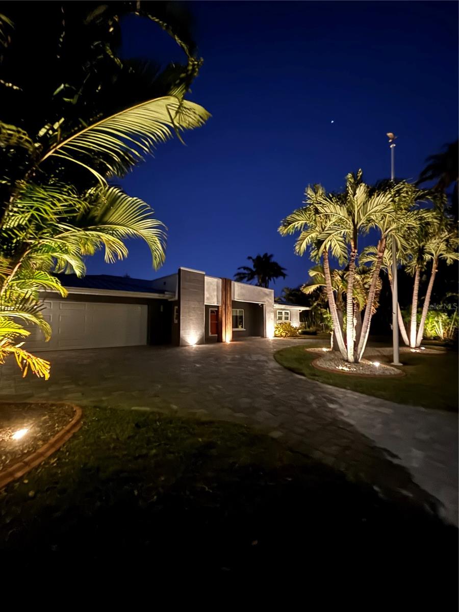 SOUTH GATE - Residential