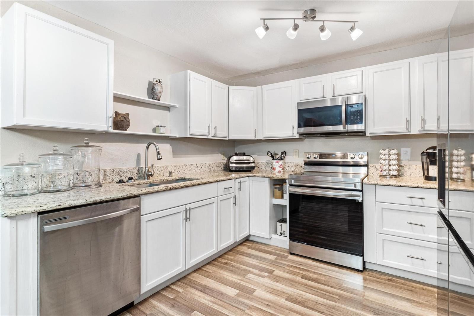 UMATILLA ORANGE COURT - Residential