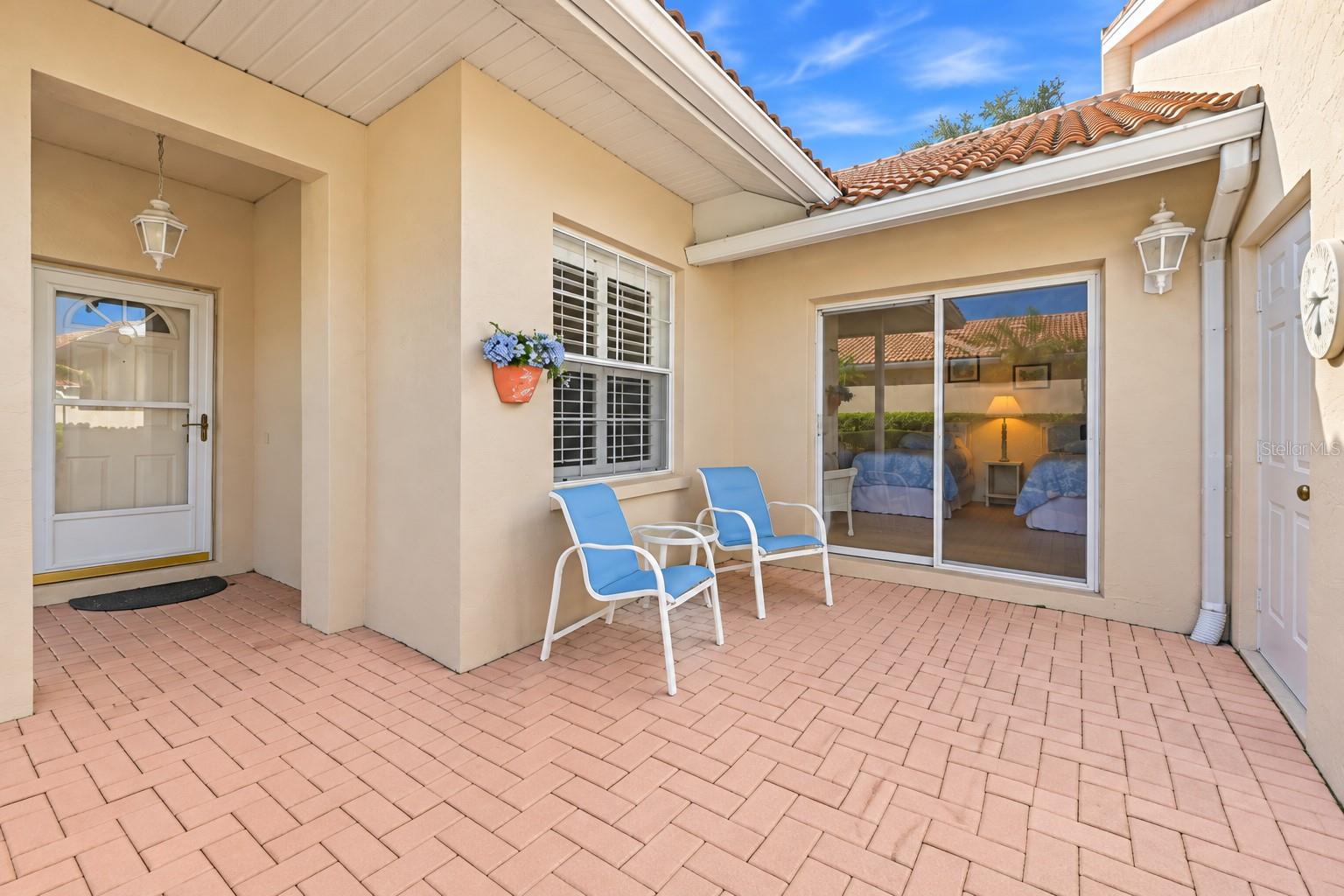 1273 BERKSHIRE CIRCLE