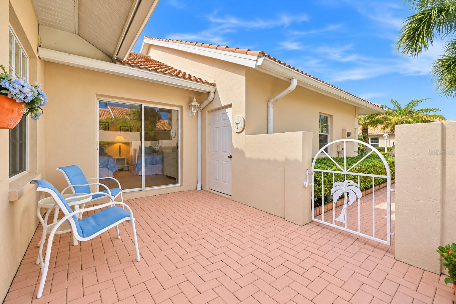 1273 BERKSHIRE CIRCLE